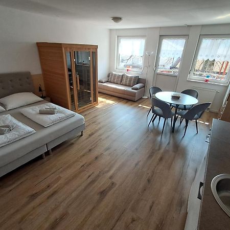 Apartment Honey Bee With Sauna โคบาริด ภายนอก รูปภาพ