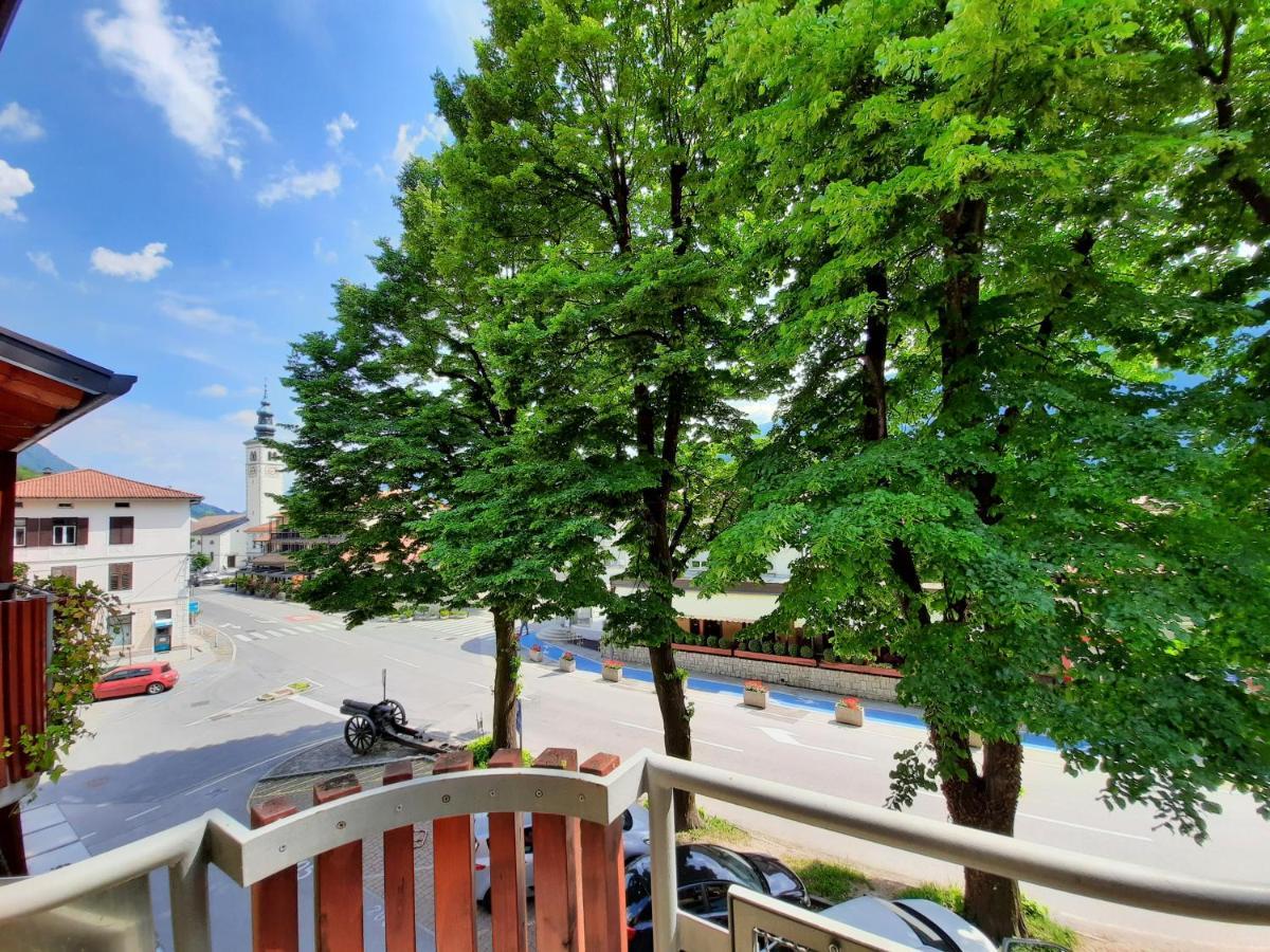 Apartment Honey Bee With Sauna โคบาริด ภายนอก รูปภาพ