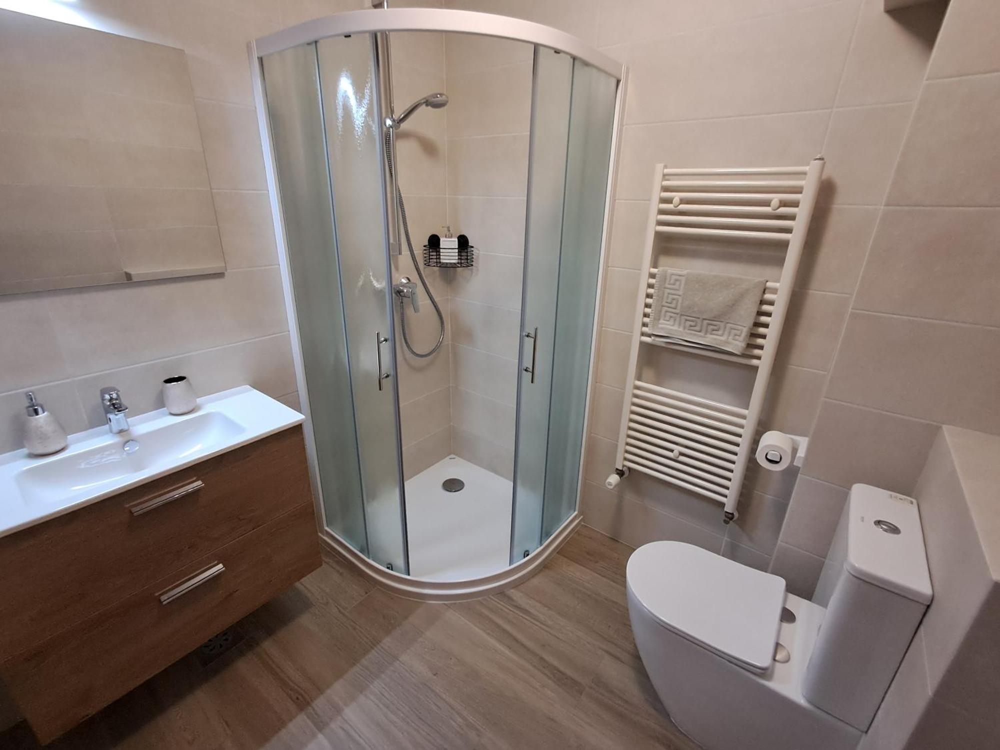 Apartment Honey Bee With Sauna โคบาริด ภายนอก รูปภาพ